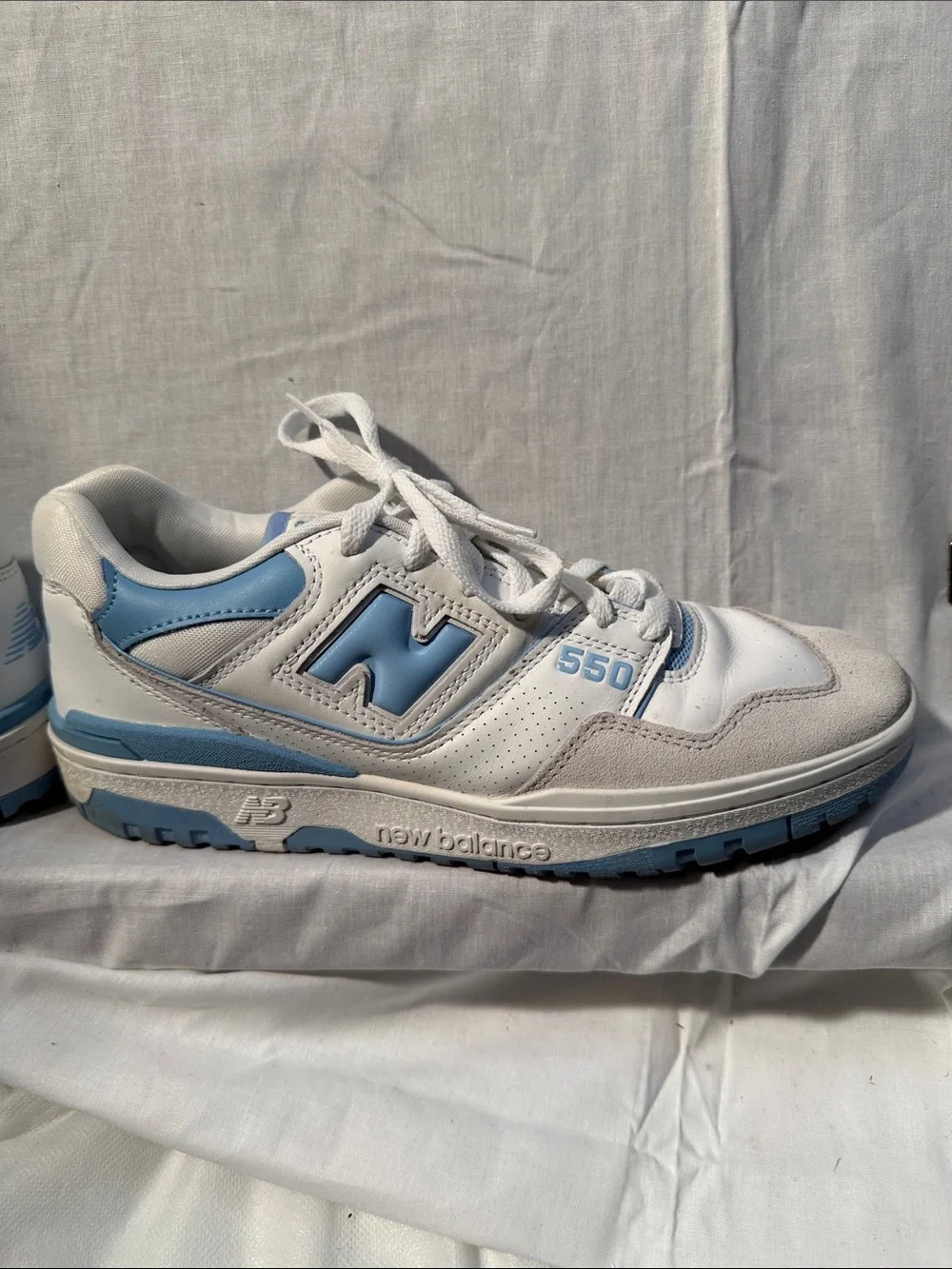 New Balance 550 Men’s Sneakers — White & Light Blue  size 10 US